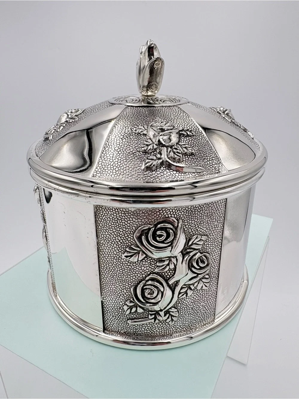 Vintage Elegant Silver Plated Rose Embossed Decorative Trinket/Jewely Box w/Lid